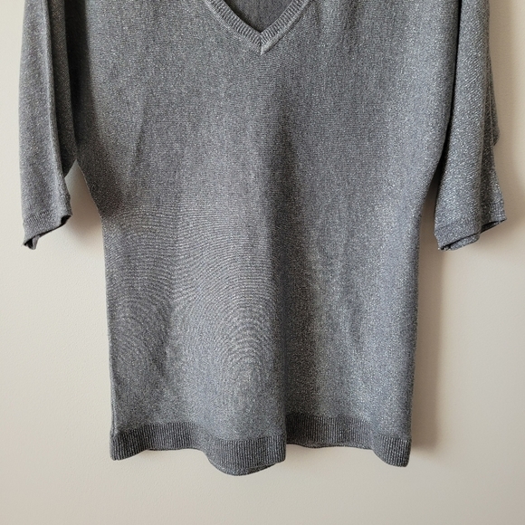 Smart Set Silver Grey Metallic Knit V Neck Top Size S - Picture 5 of 10